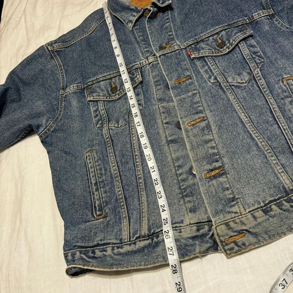 Levi's Denim Trucker Jacket Size L 100% Cotton Denim Vintage Made in the USA